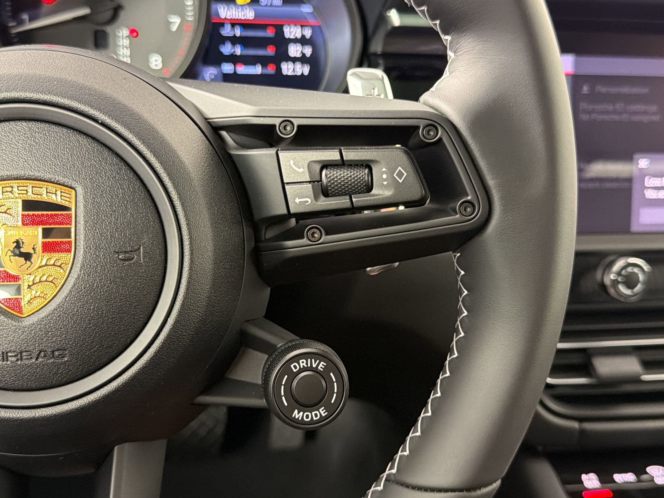 New 2026 Porsche Macan Turbo AWD/4WD image 23