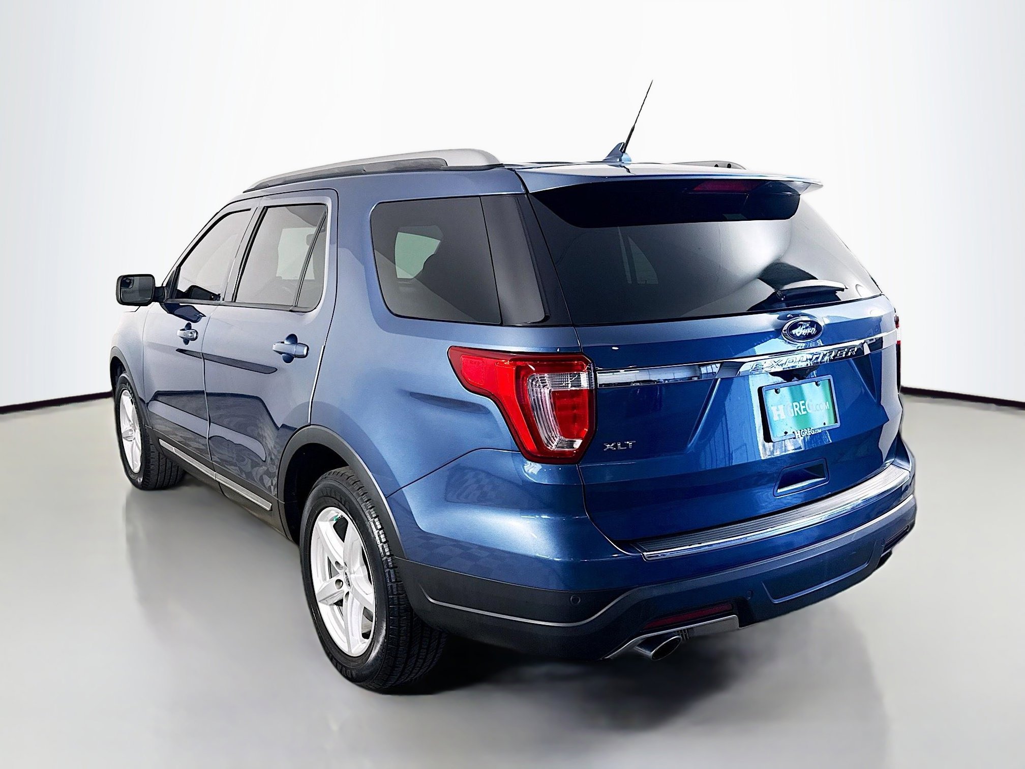 Used 2018 Ford Explorer XLT w/ Equipment Group 202A image 7