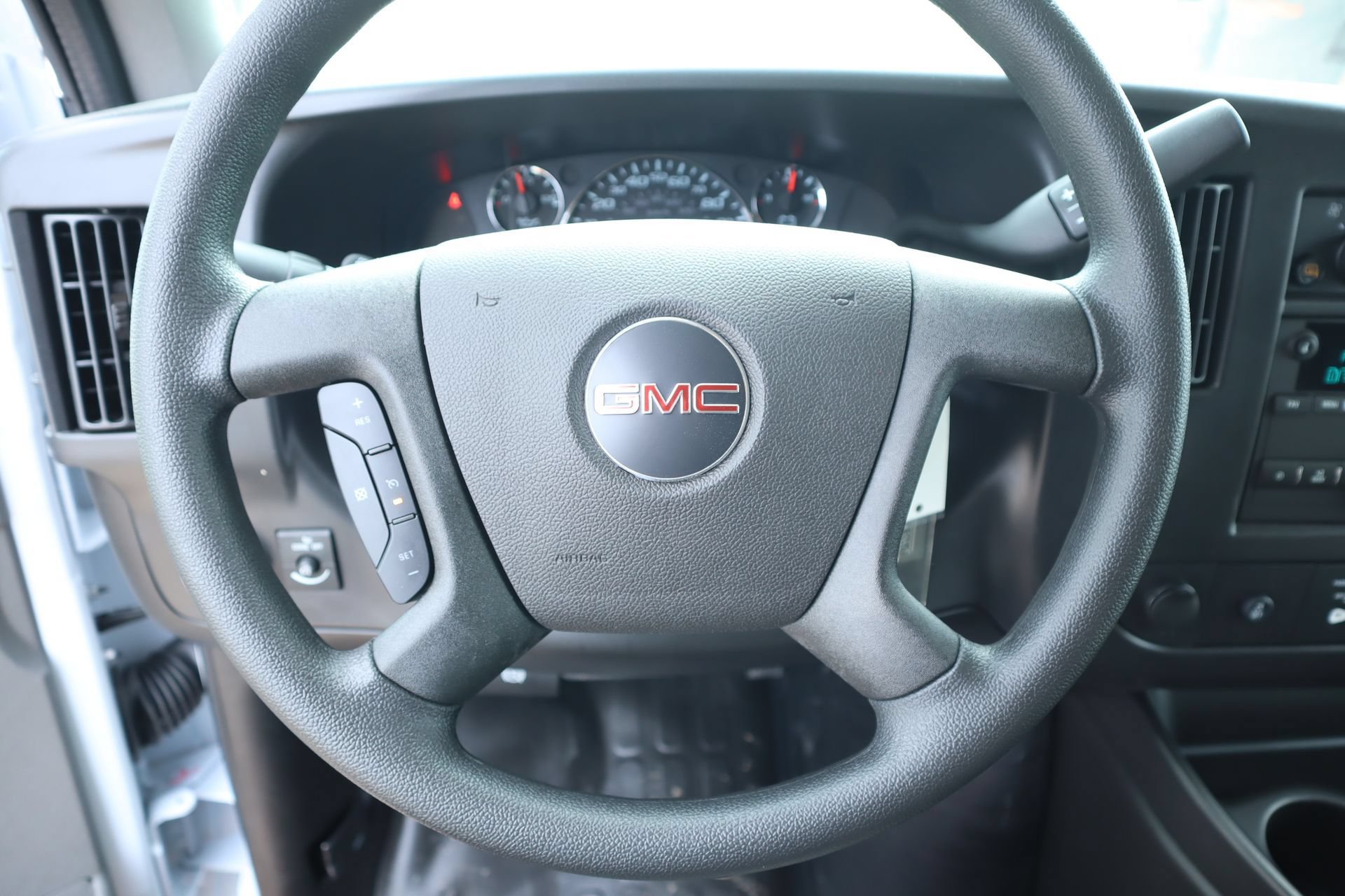 New 2026 GMC Savana 3500 w/ Driver Convenience Package RWD image 4
