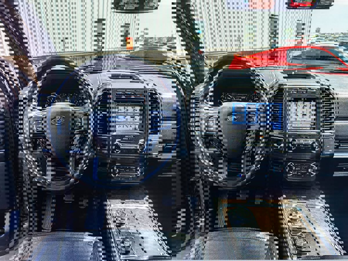 Used 2019 Ford Expedition Limited w/ Equipment Group 301A AWD/4WD image 11