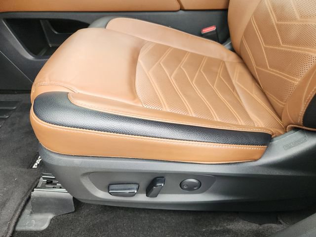 Used 2024 Nissan Pathfinder Platinum FWD image 19