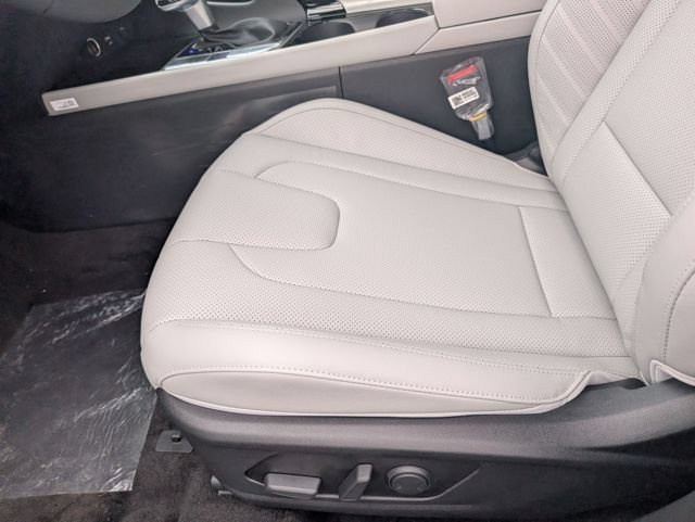 New 2026 Hyundai Elantra Limited w/ Cargo Package FWD image 24