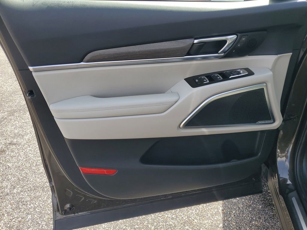 Used 2022 Kia Telluride SX w/ Nightfall Edition Package image 8