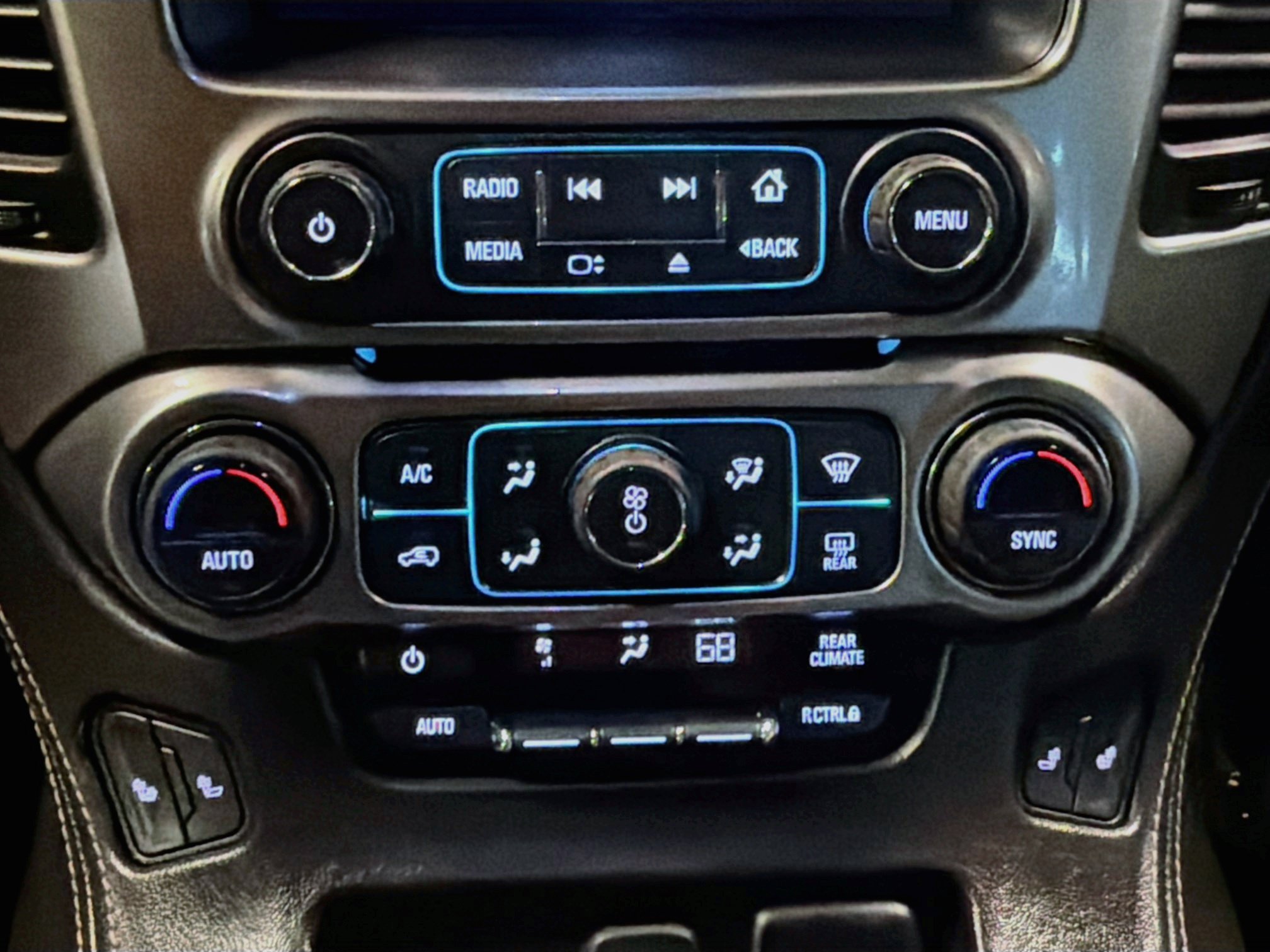 Used 2018 Chevrolet Suburban LT AWD/4WD image 22