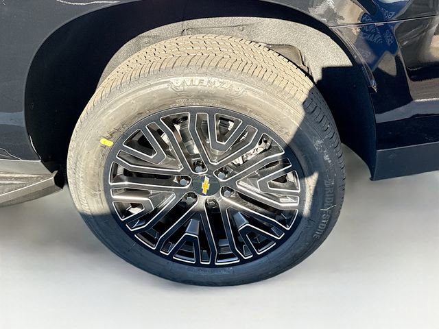 New 2025 Chevrolet Suburban Premier image 34