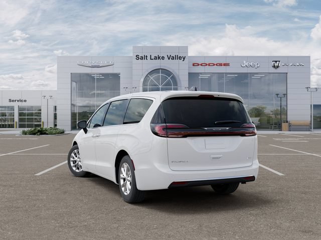 New 2027 Chrysler Pacifica Select AWD/4WD image 3