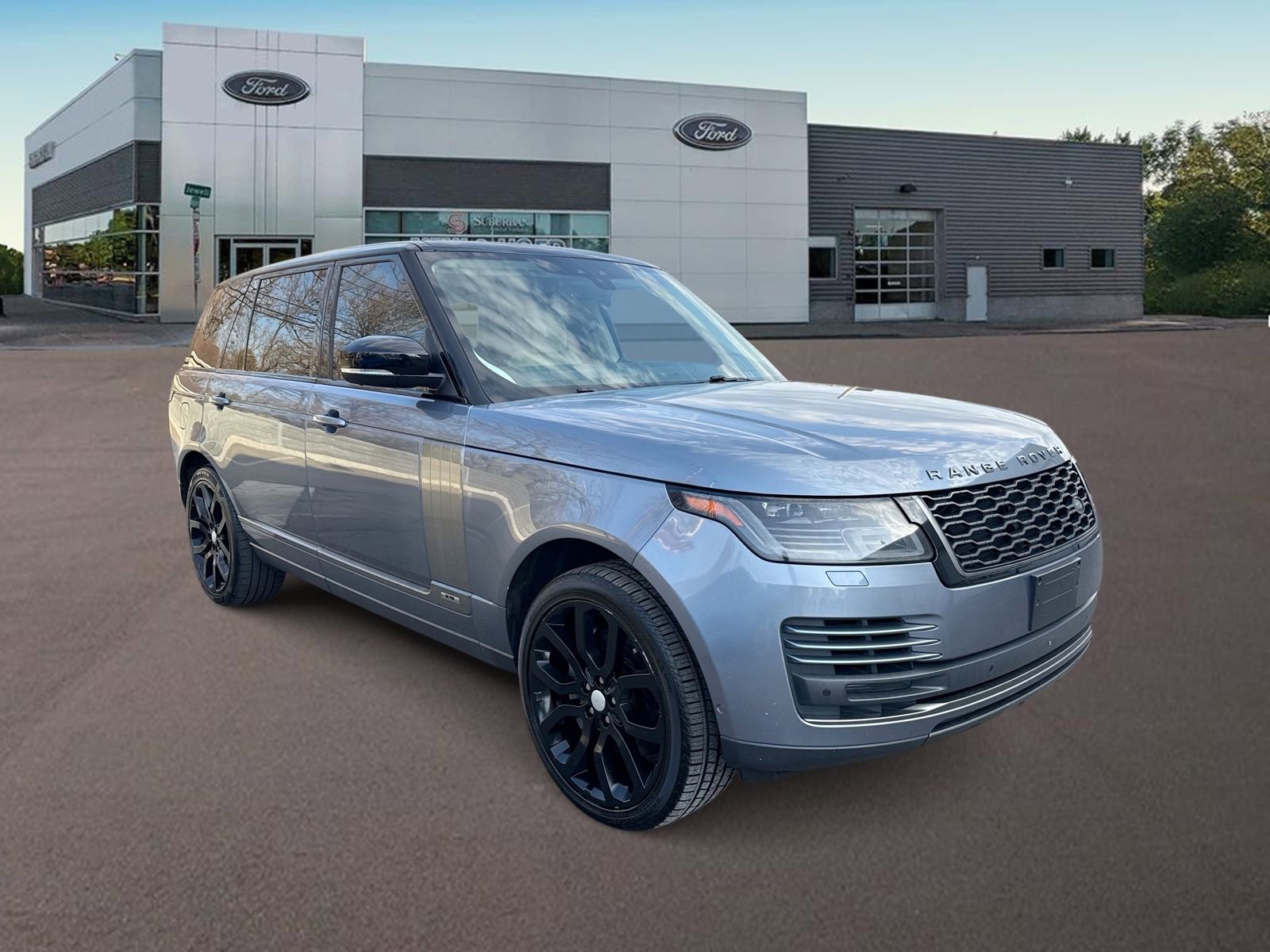 Used 2018 Land Rover Range Rover Long Wheelbase Supercharged image 2