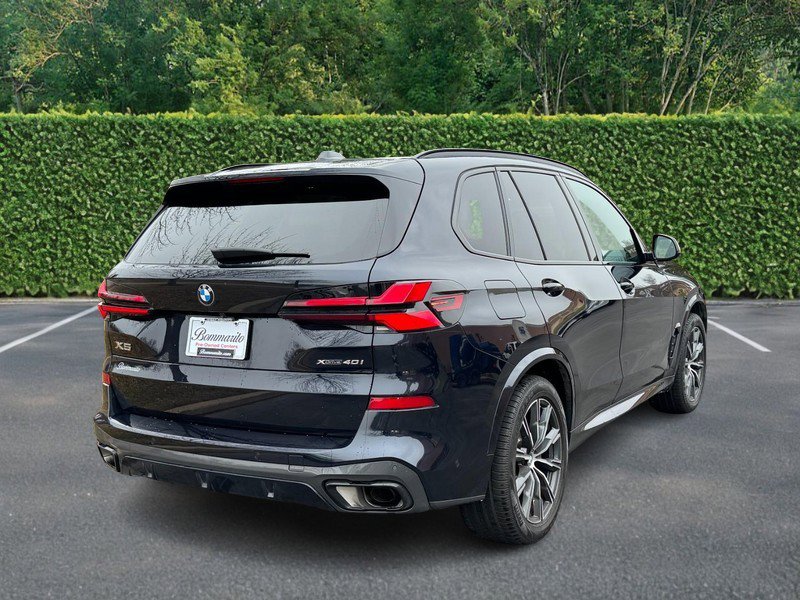 Used 2024 BMW X5 xDrive40i w/ M Sport Package image 3