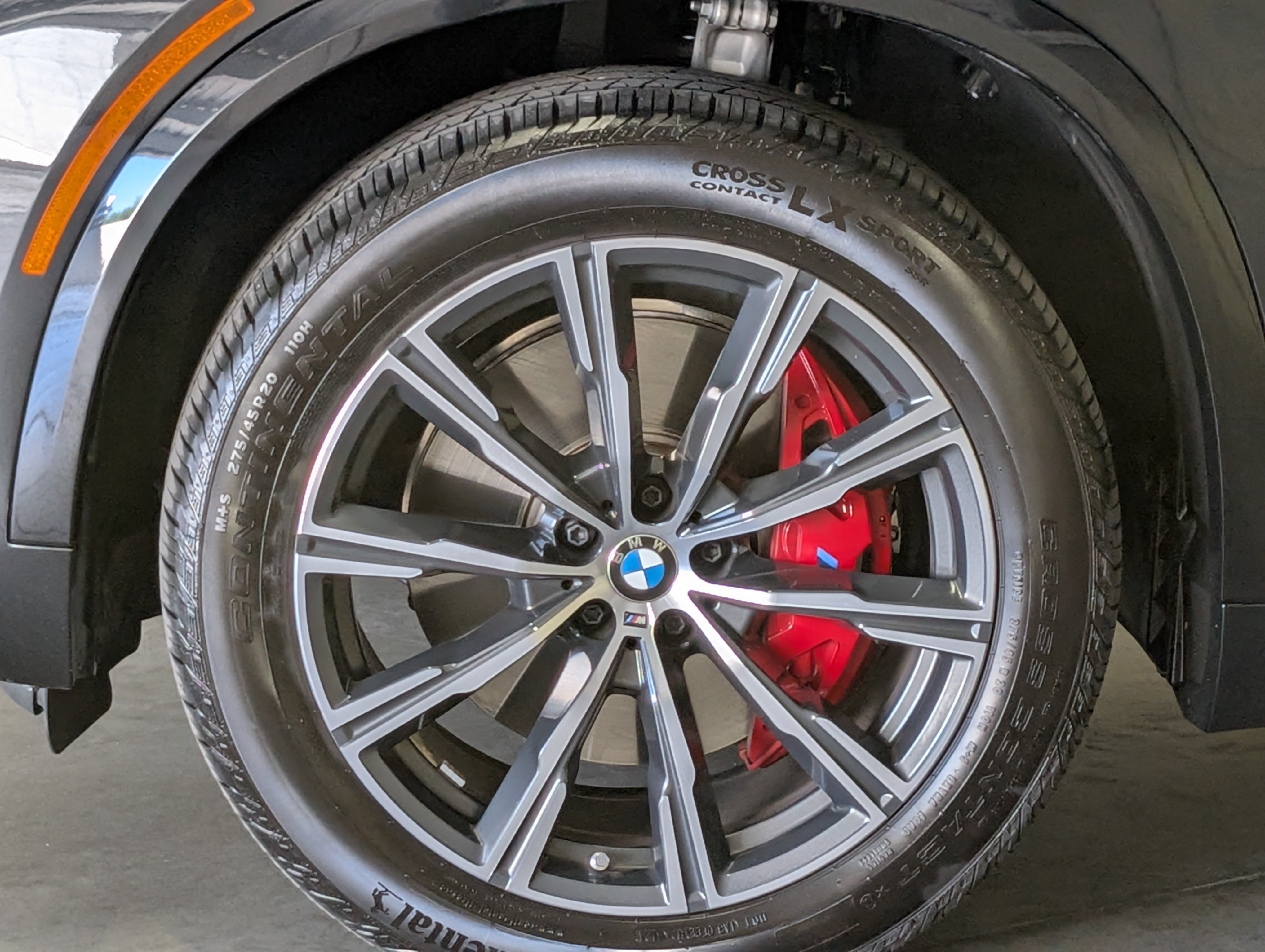 Used 2025 BMW X5 xDrive40i w/ M Sport Package AWD/4WD image 17