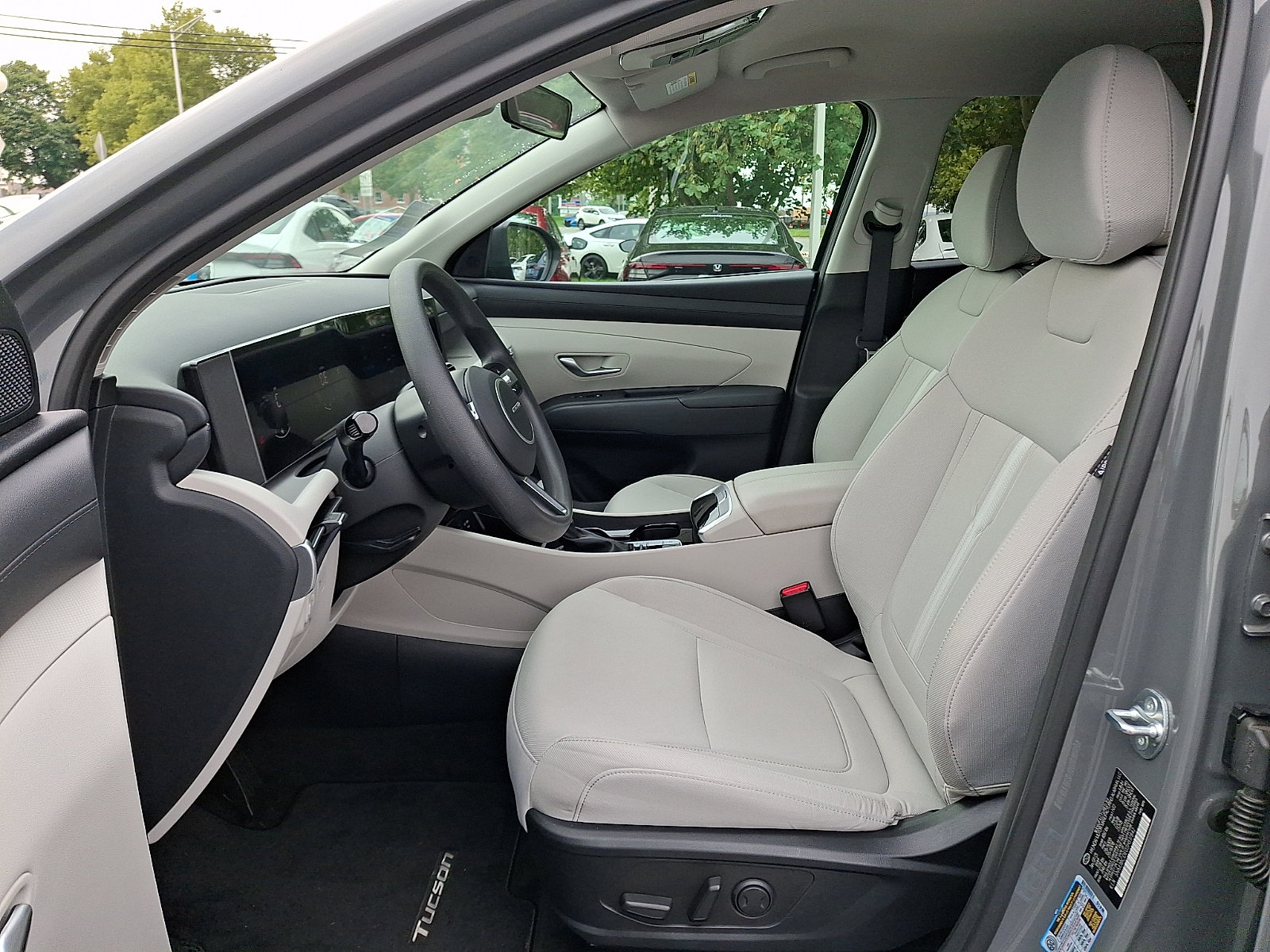 Used 2025 Hyundai Tucson SEL AWD/4WD image 13