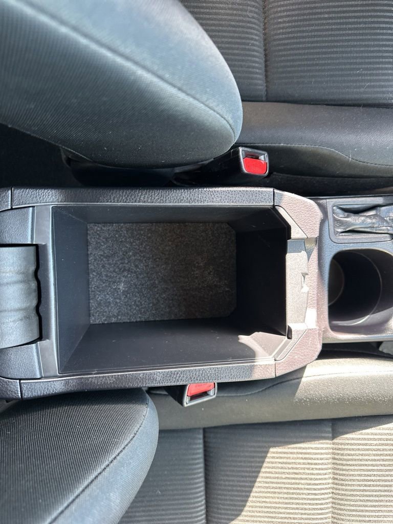 Used 2015 Toyota RAV4 LE image 8