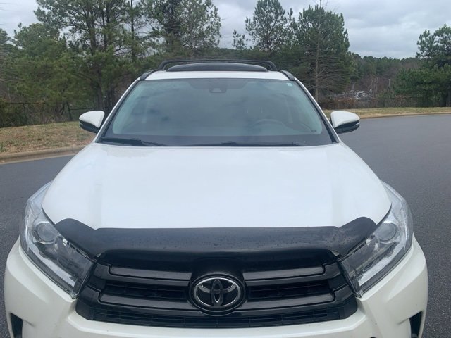 Used 2017 Toyota Highlander SE image 2