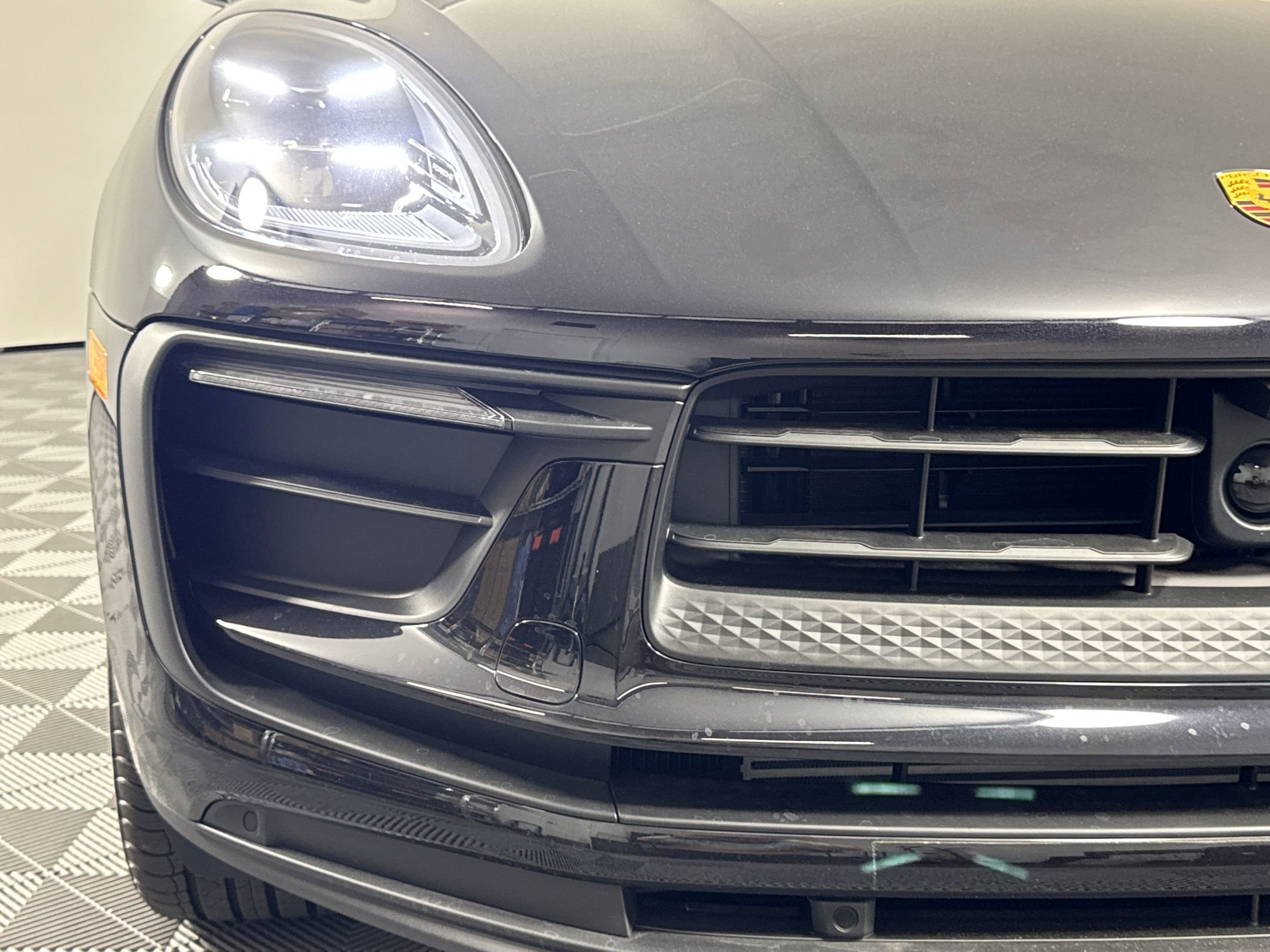 Certified 2026 Porsche Macan image 12