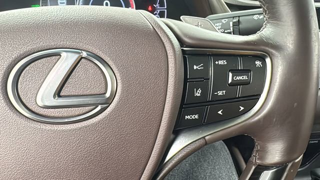 Used 2021 Lexus ES 300h w/ Premium Package image 20