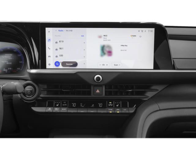 Used 2023 Toyota Crown Limited w/ Advanced Technology Package image 10