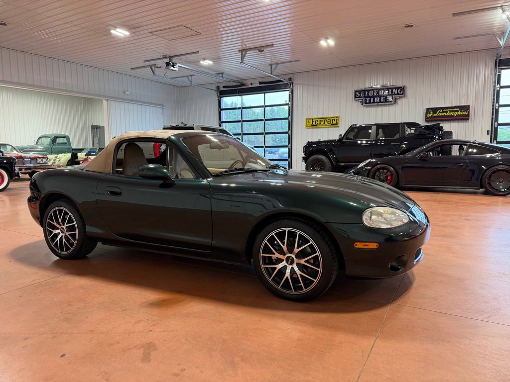 Used 2001 MAZDA MX-5 Miata RWD image 9