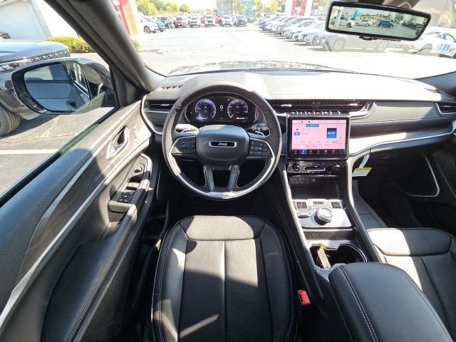 New 2025 Jeep Grand Cherokee Limited w/ Luxury Tech Group II image 26