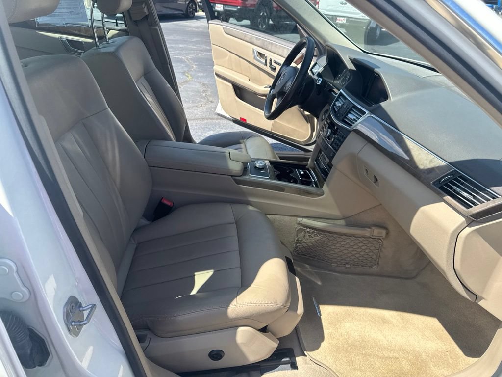 Used 2010 Mercedes-Benz E 350 Sedan image 34