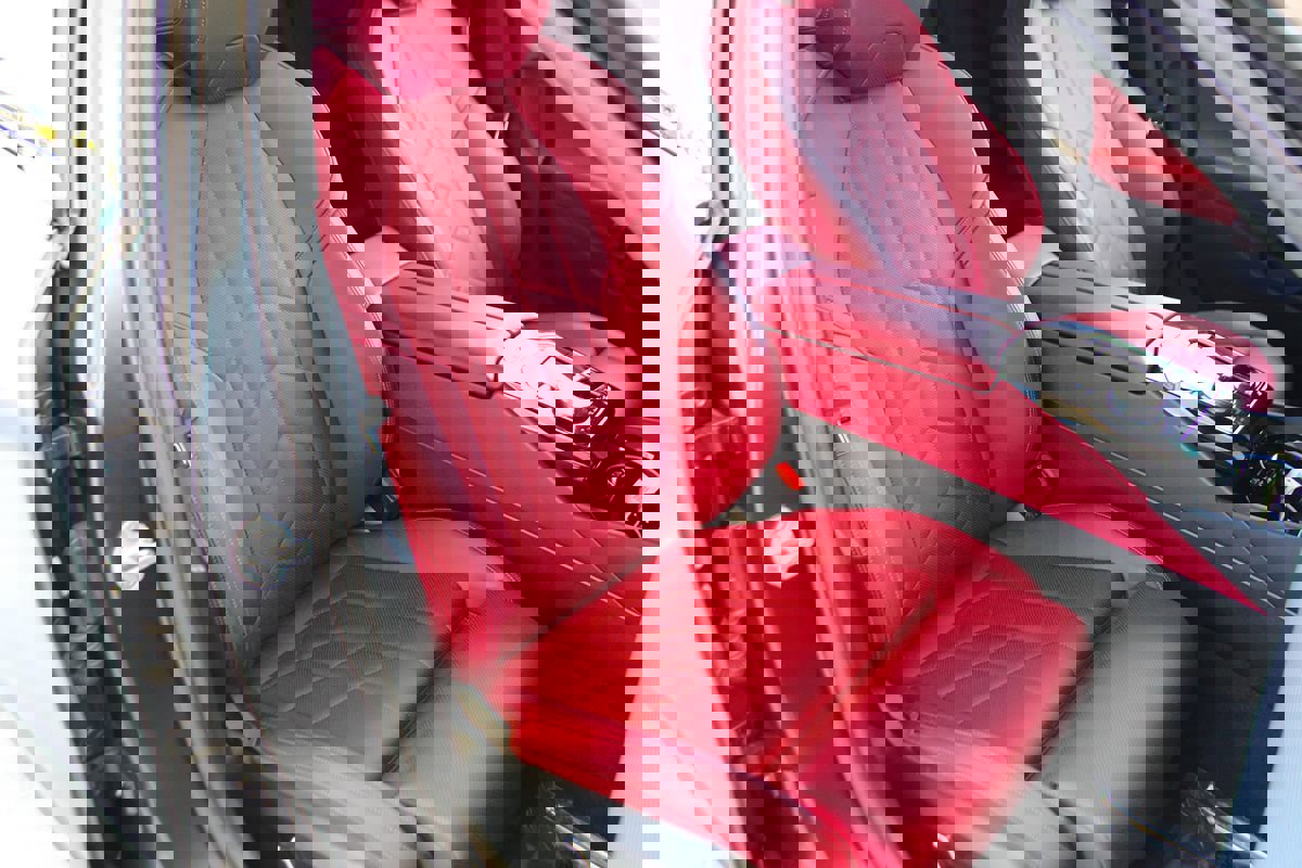 Used 2025 BMW i5 eDrive40i w/ M Sport Package image 16