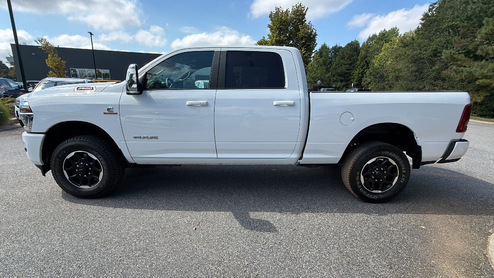 Used 2026 RAM 2500 Laramie AWD/4WD image 11