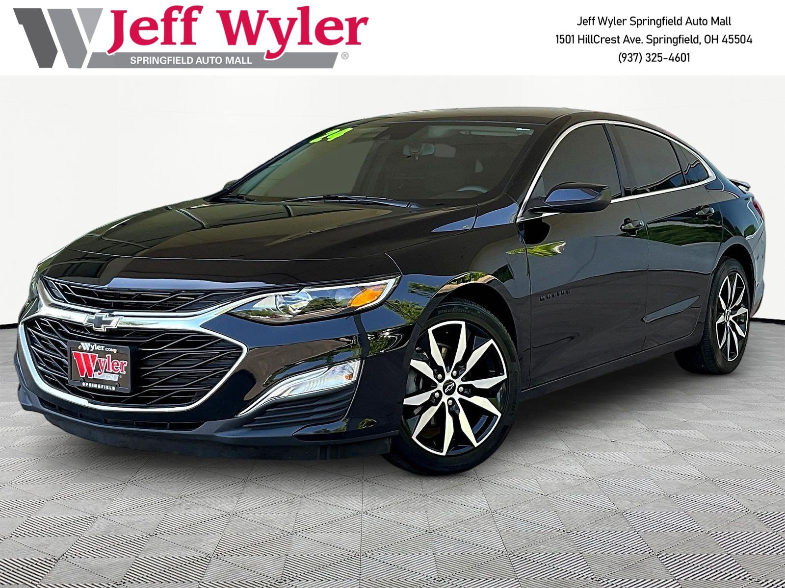 Used 2024 Chevrolet Malibu RS FWD image 1