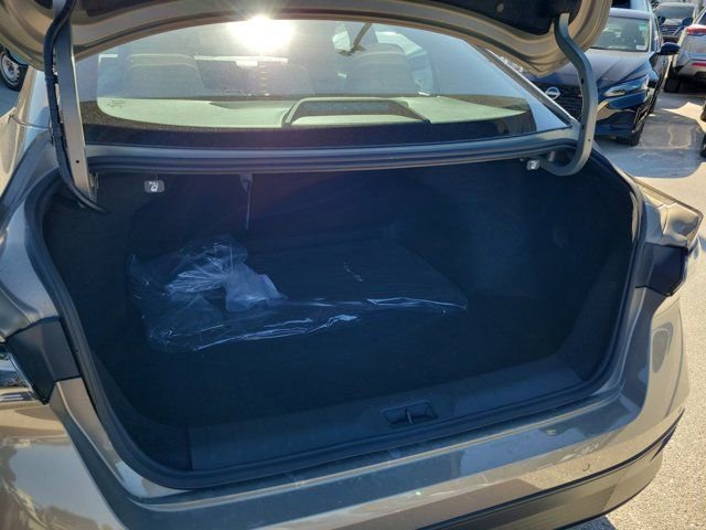 New 2026 Nissan Sentra SL w/ Floor Mat Package image 5