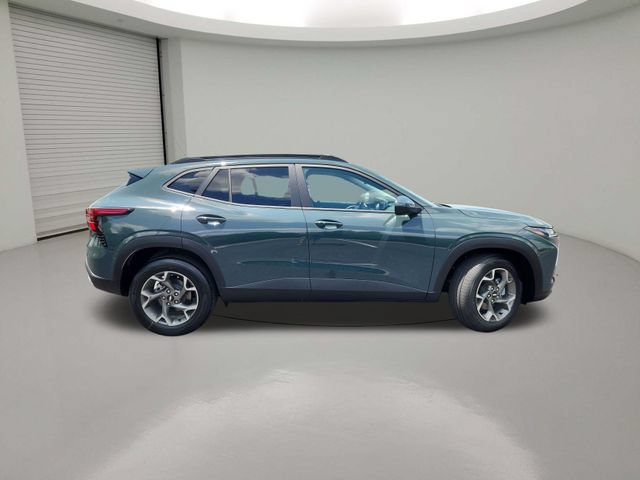 New 2026 Chevrolet Trax LT w/ LT Convenience Package FWD image 8