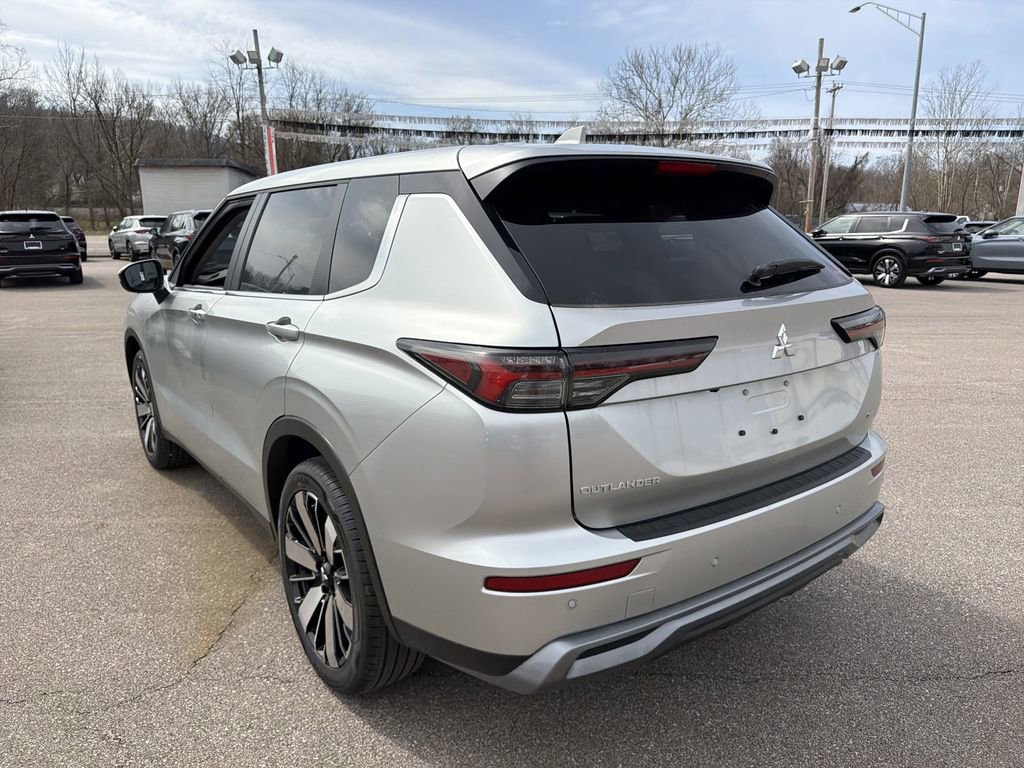 New 2026 Mitsubishi Outlander SE AWD/4WD image 6