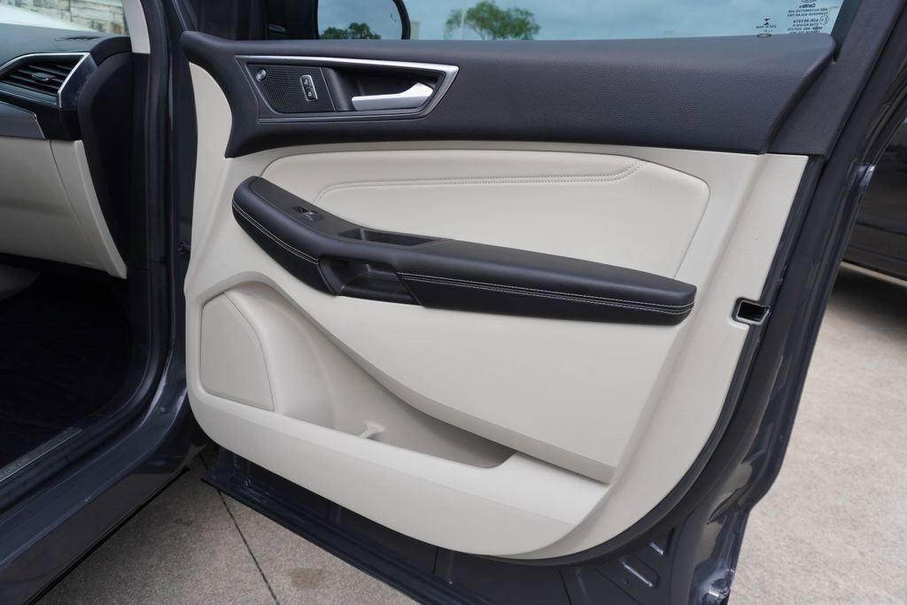 Used 2021 Ford Edge Titanium image 25