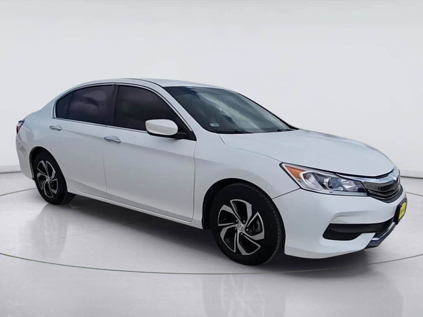 Used 2017 Honda Accord LX image 2