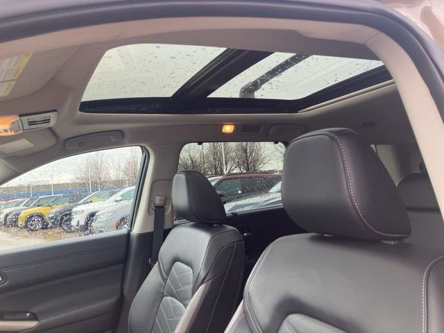 Used 2024 Nissan Pathfinder Platinum w/ Cargo Package image 15