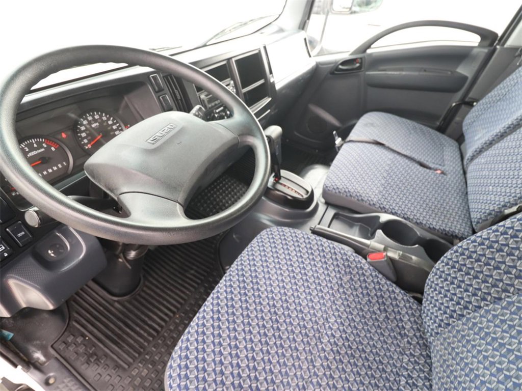 Used 2024 Isuzu NPR image 7