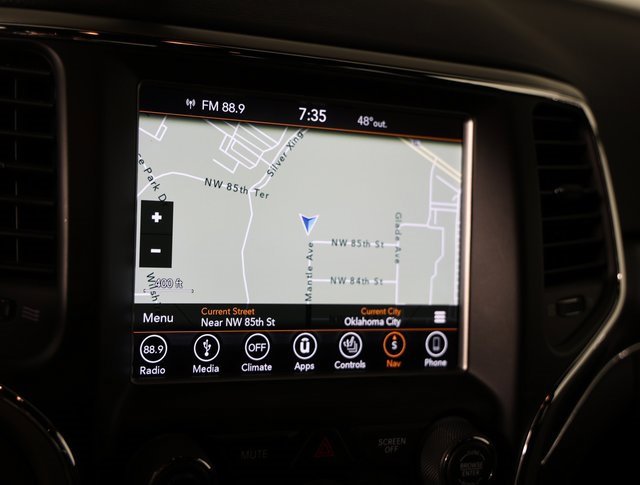 Used 2018 Jeep Grand Cherokee Limited image 17