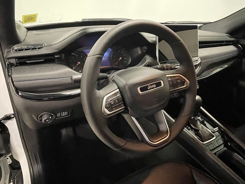 Used 2026 Jeep Compass Limited AWD/4WD image 22