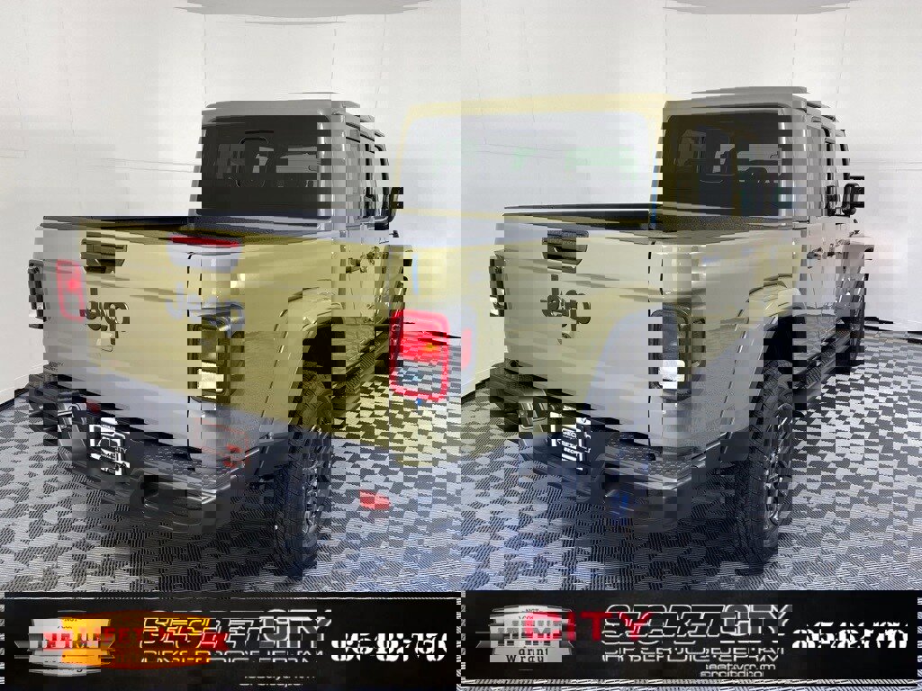 New 2025 Jeep Gladiator Sport image 7