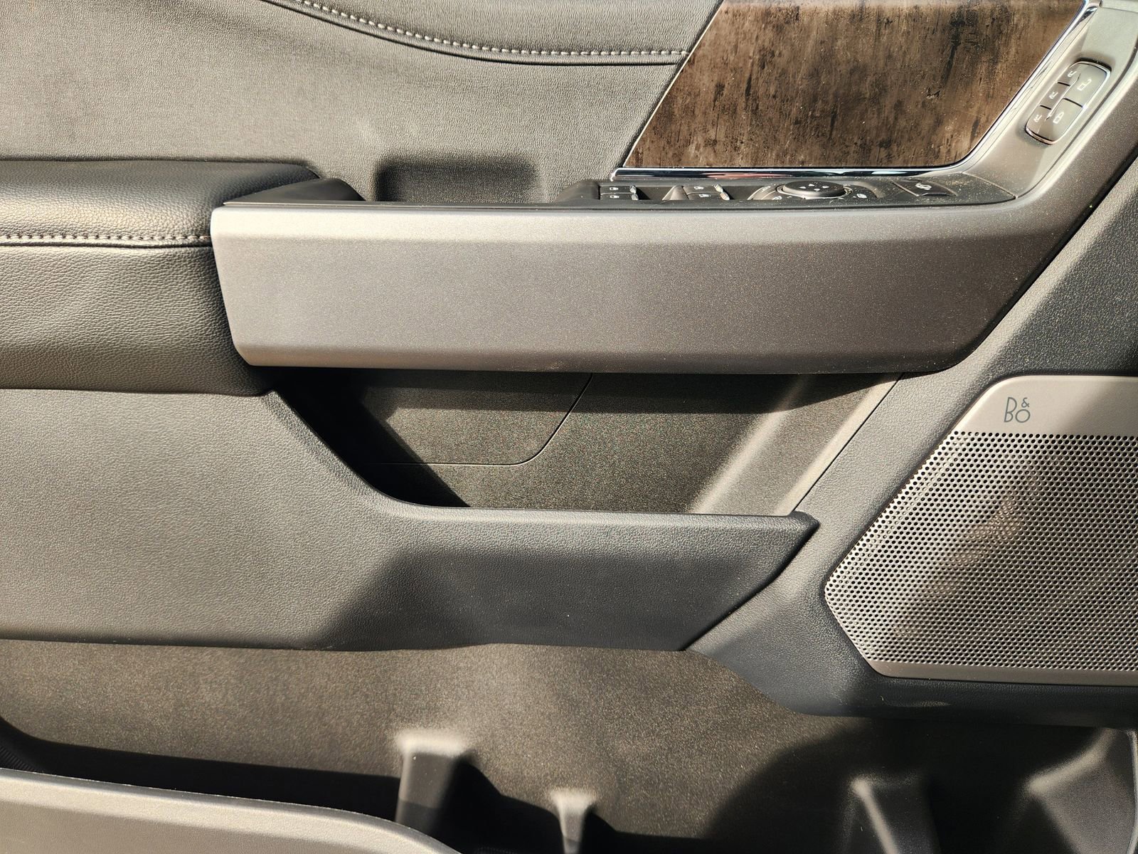 New 2026 Ford F250 Lariat w/ Black Appearance Package image 22