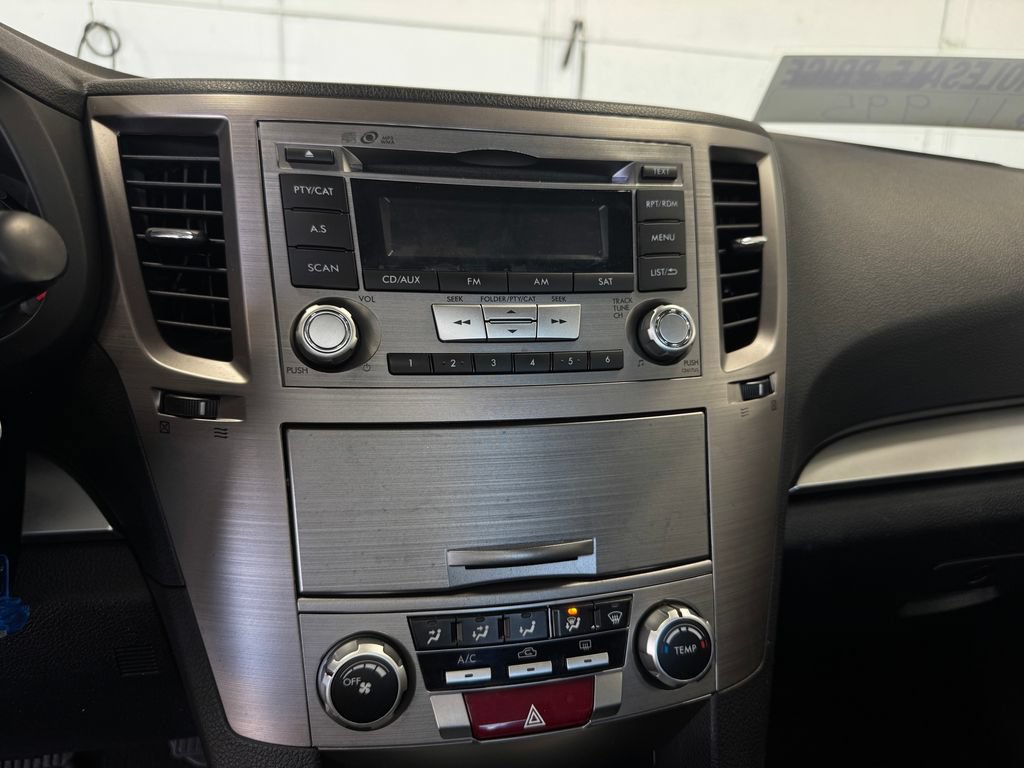 Used 2013 Subaru Legacy 2.5i Premium AWD/4WD image 17