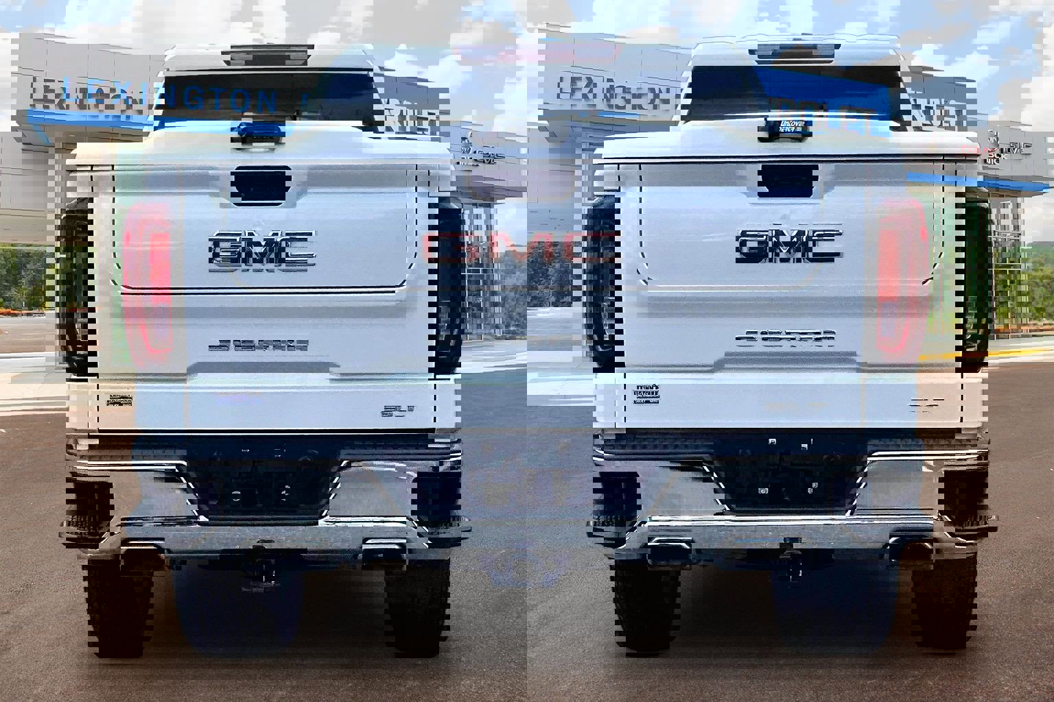 Used 2021 GMC Sierra 1500 SLT w/ SLT Premium Package image 4