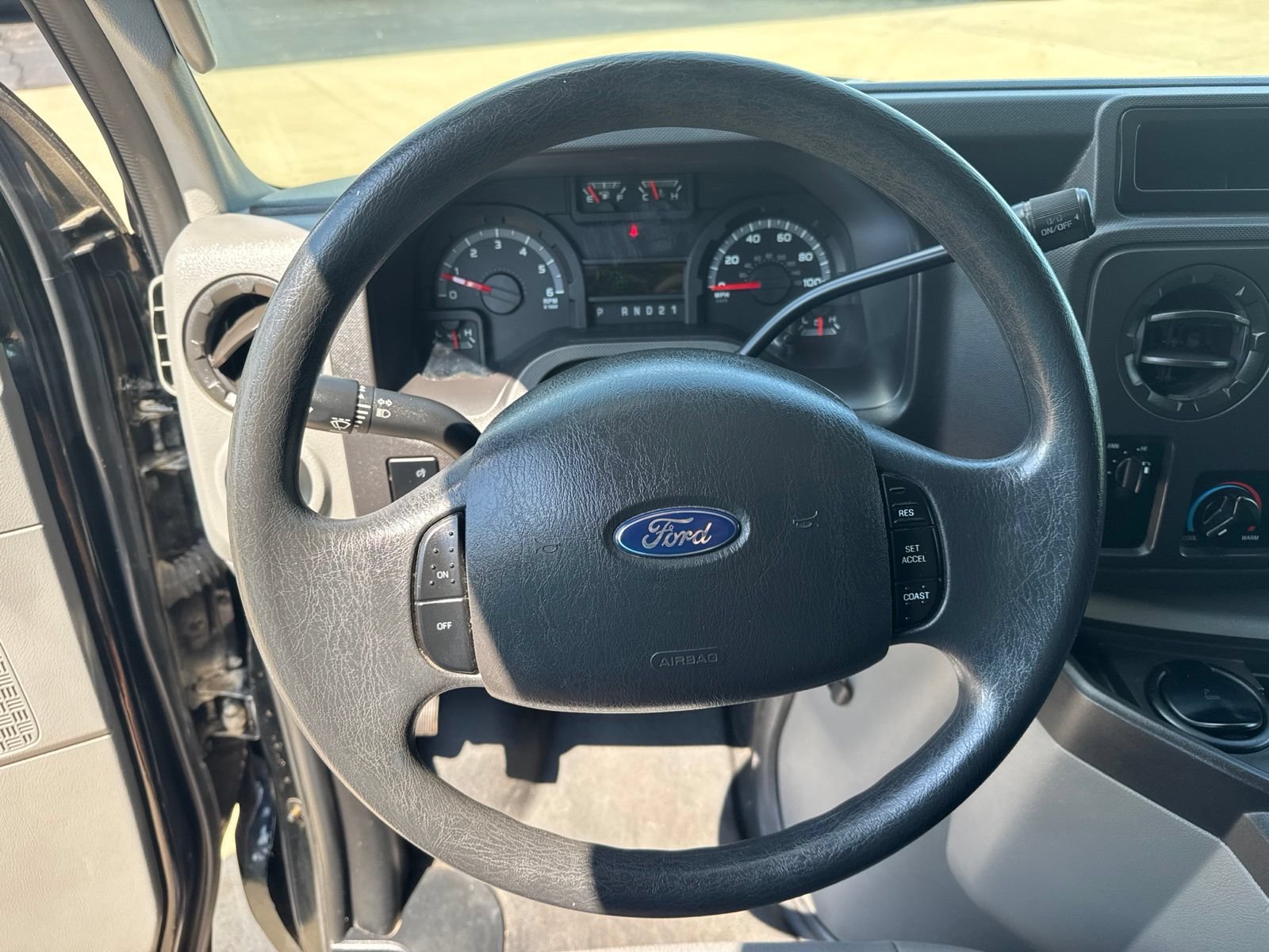 Used 2011 Ford E-150 and Econoline 150 w/ Commercial Cargo Van Pkg RWD image 15