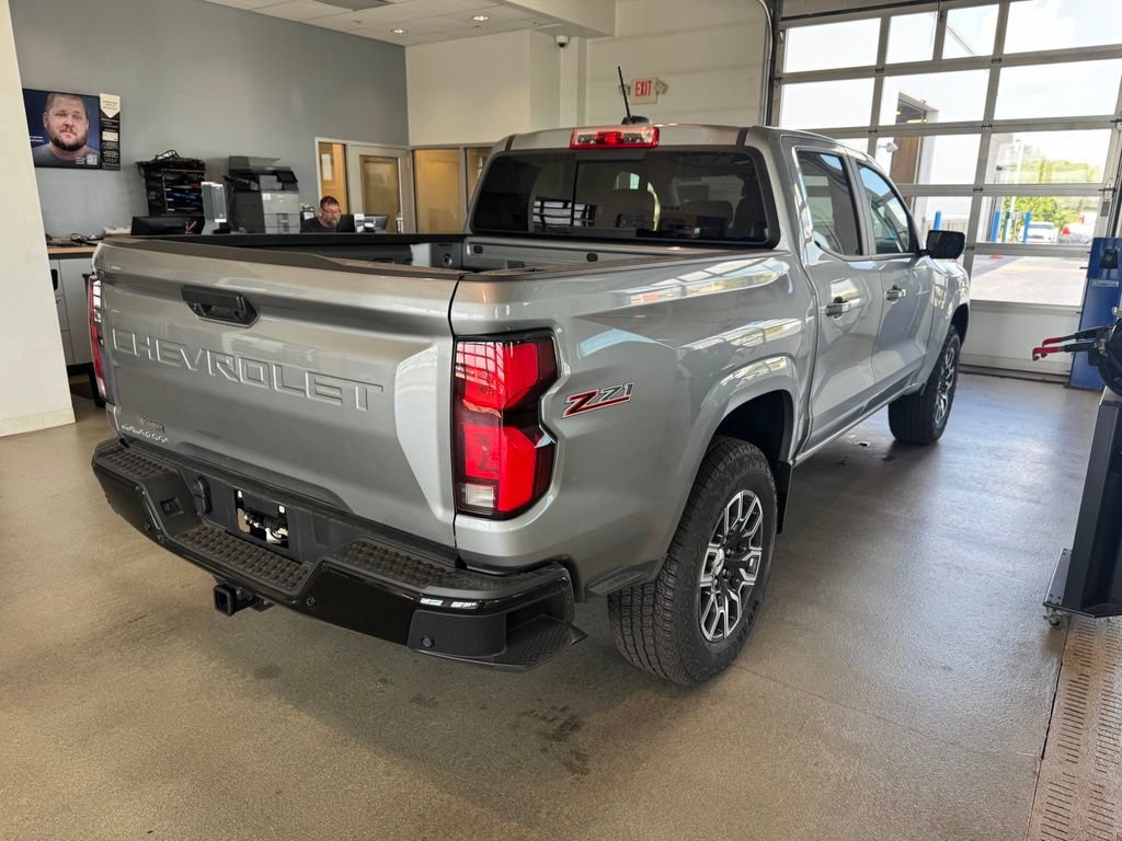 Used 2026 Chevrolet Colorado Z71 w/ Technology Package AWD/4WD image 3