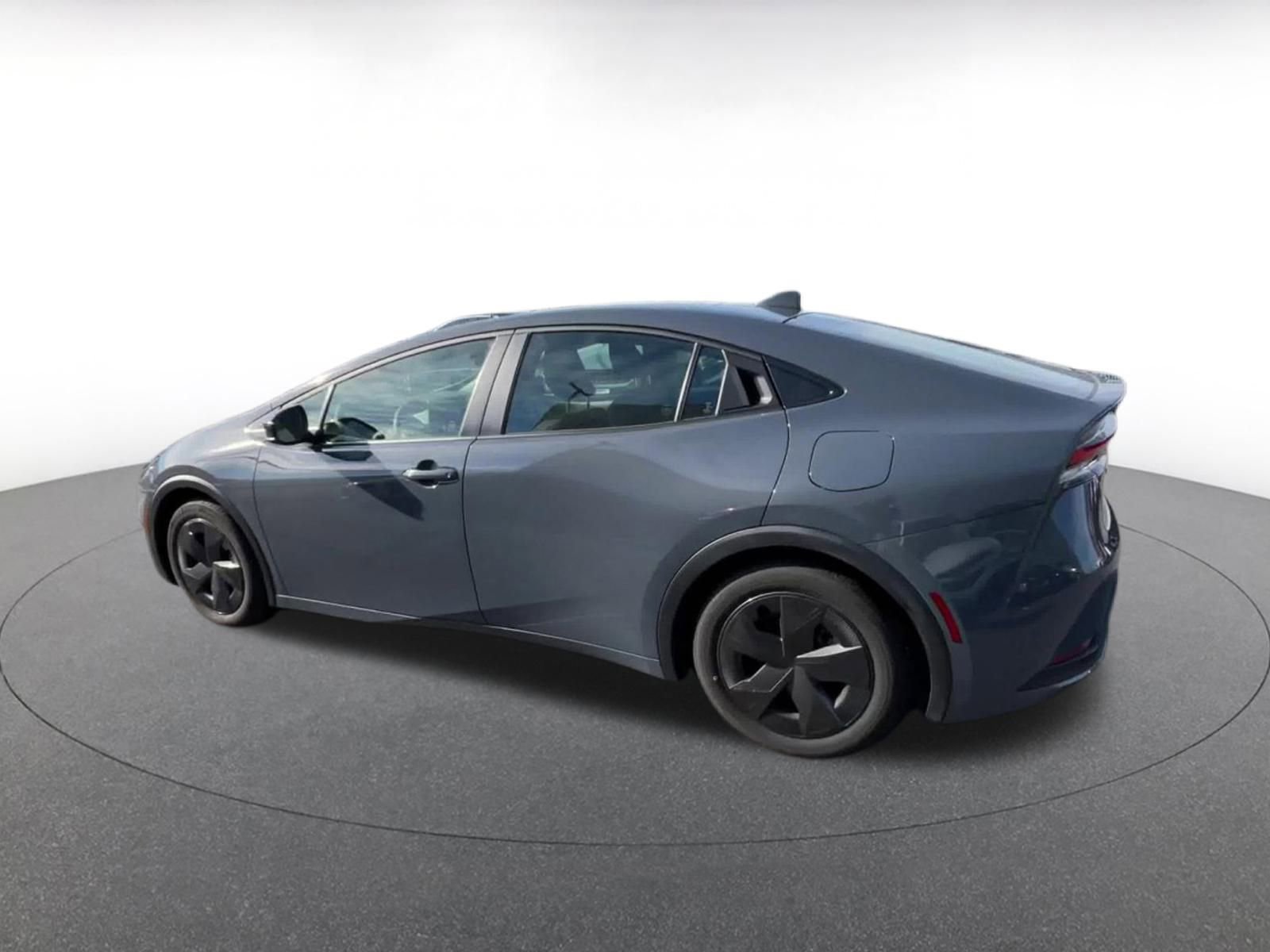 Used 2025 Toyota Prius LE image 10