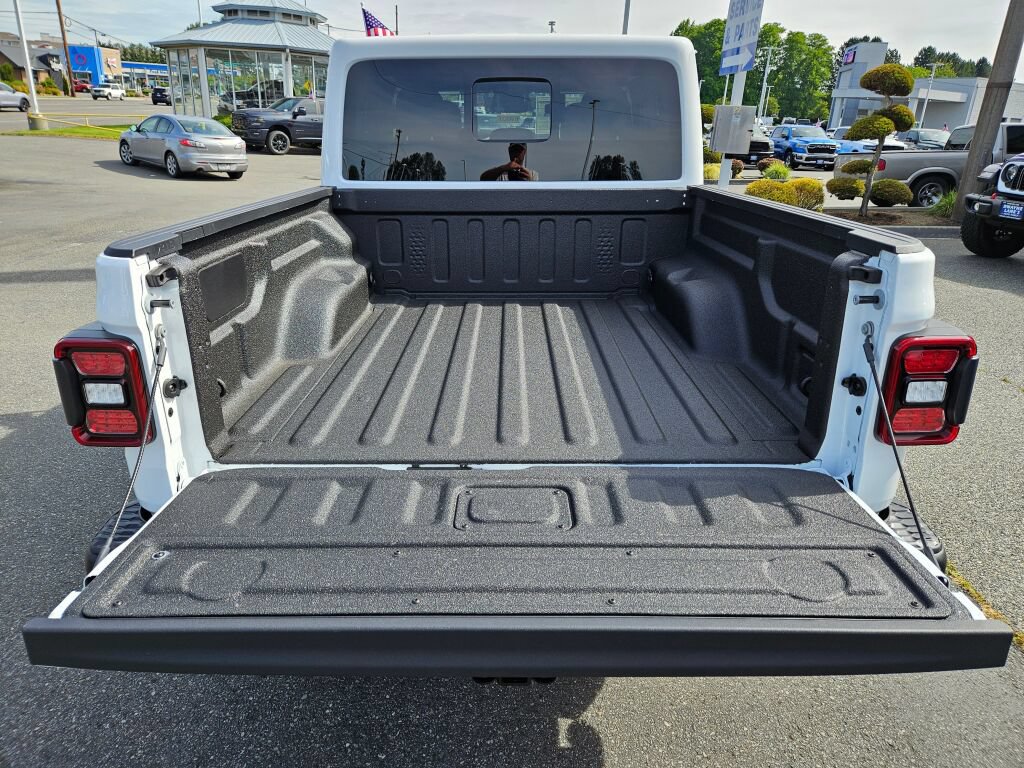 New 2026 Jeep Gladiator Rubicon AWD/4WD image 11