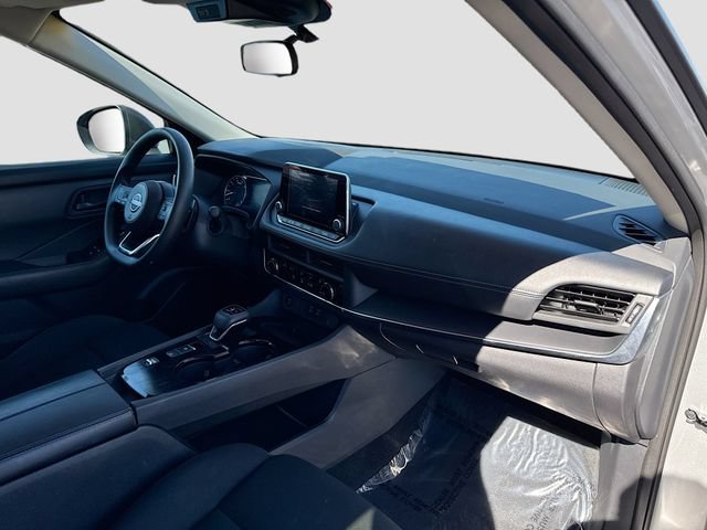 Used 2024 Nissan Rogue S FWD image 27