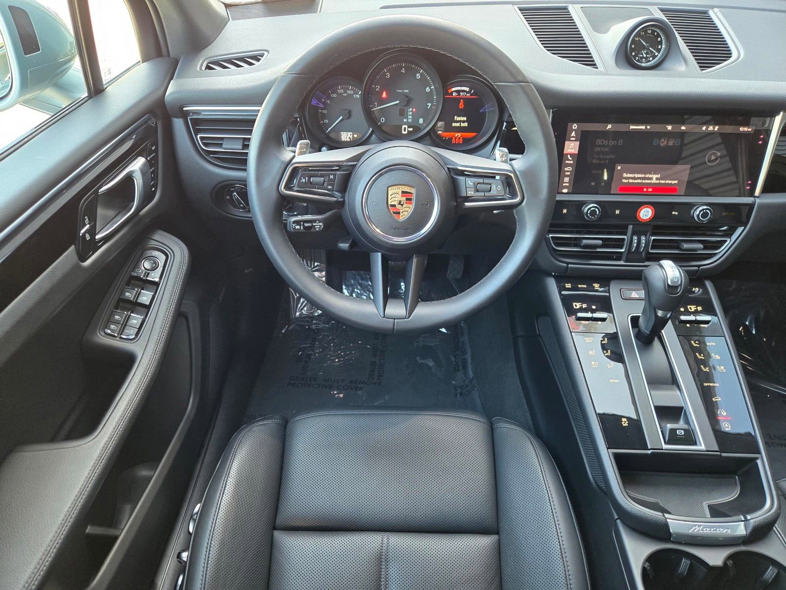 Certified 2025 Porsche Macan AWD/4WD image 14