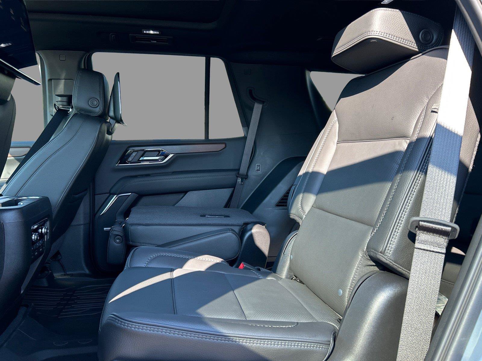 New 2026 GMC Yukon Denali w/ Denali Reserve Package AWD/4WD image 36