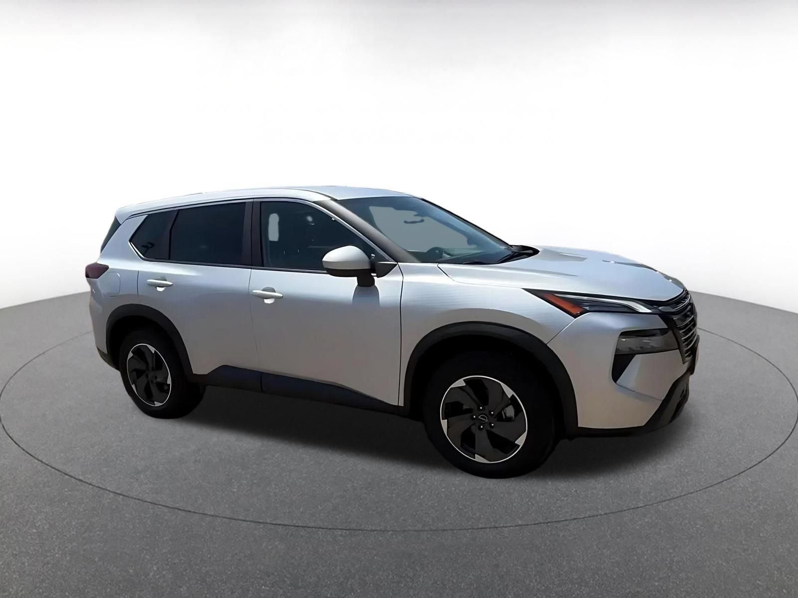 Used 2025 Nissan Rogue SV FWD image 2