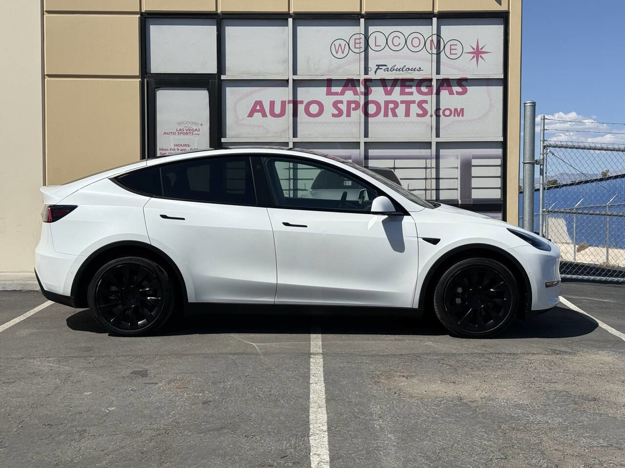 Used 2022 Tesla Model Y Long Range image 5