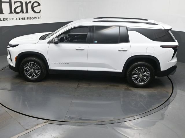 Used 2025 Chevrolet Traverse LT image 44