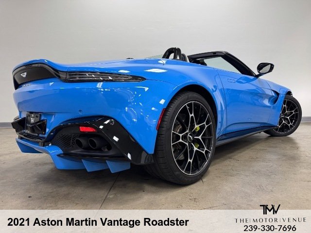 Used 2021 Aston Martin V8 Vantage Roadster RWD image 12