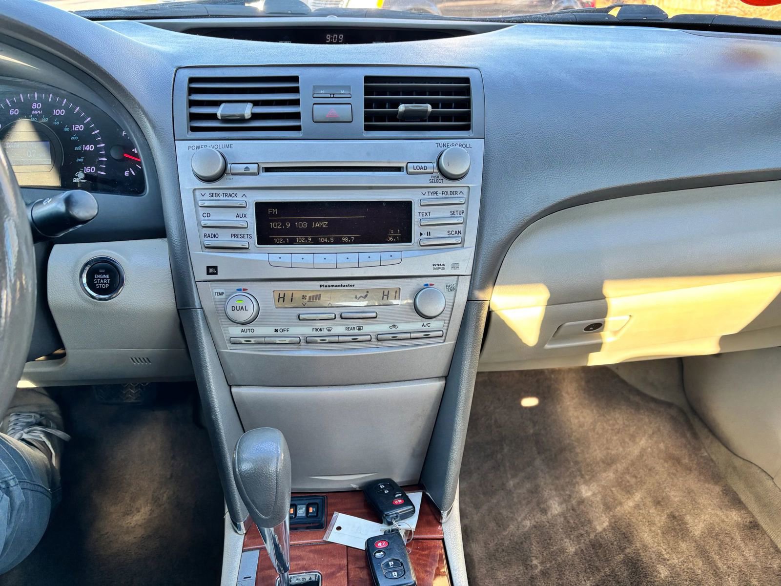 Used 2011 Toyota Camry XLE w/ XLE Extra-Value Pkg #1 FWD image 19
